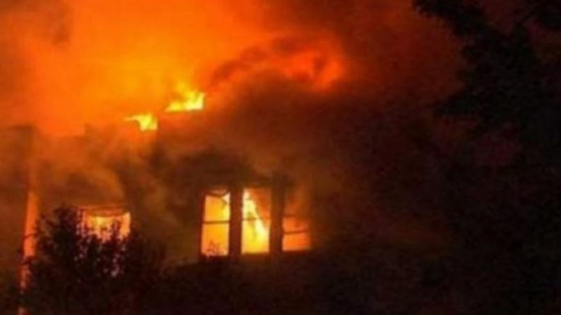 Tragjedi në Has të Shqipërisë, banesa përfshihet nga zjarri - vdesin nënë e bir