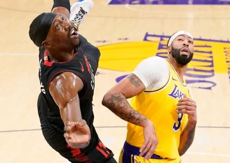 Shkëlqen Davis, por Lakers humb (VIDEO)