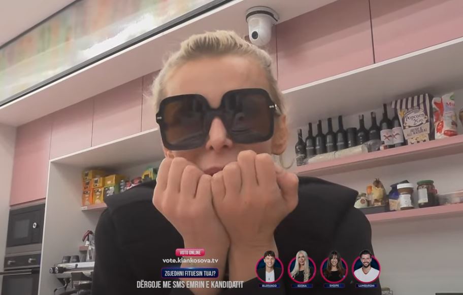 “Bukurosh”, Edona flet me kamerën (VIDEO)