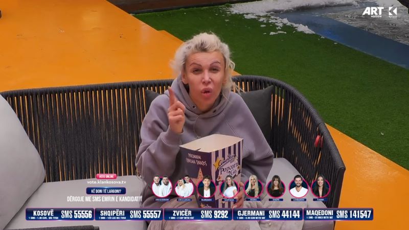 Edona i drejtohet kamerës dhe i dërgon një mesazh babait: Ndale tv-në, mos më shiko më (VIDEO)
