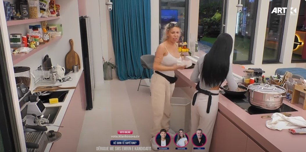"Anakondë jam", "Buburrec je për mua, të shkeli" - Edona e Kaderi me kunja ndaj njëra-tjetrës (VIDEO)