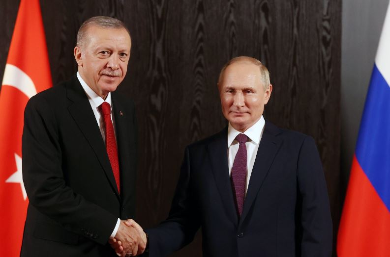 Putini do të vizitojë Turqinë për të takuar Erdoganin, s'ka rrezik të arrestohet