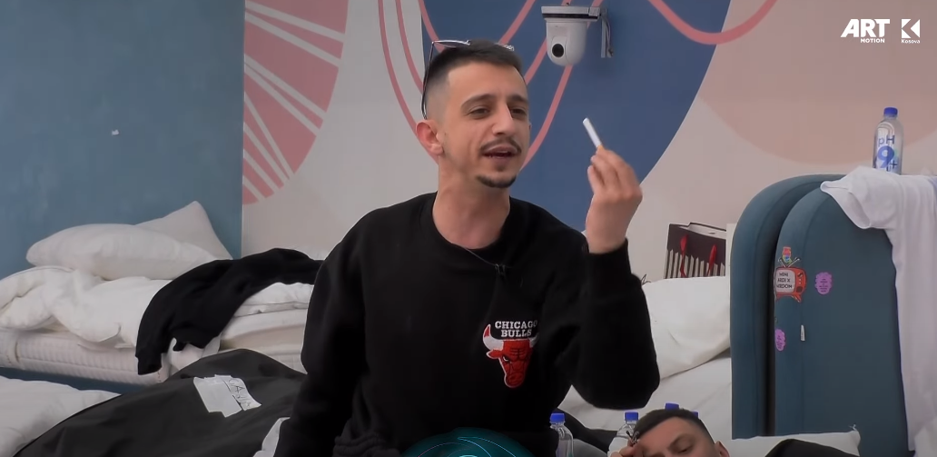 "Manipuluesi, rrenci dhe Onlyfans-i" - përplasje e ashpër mes Ganisë, Yllit dhe Lindës (VIDEO)