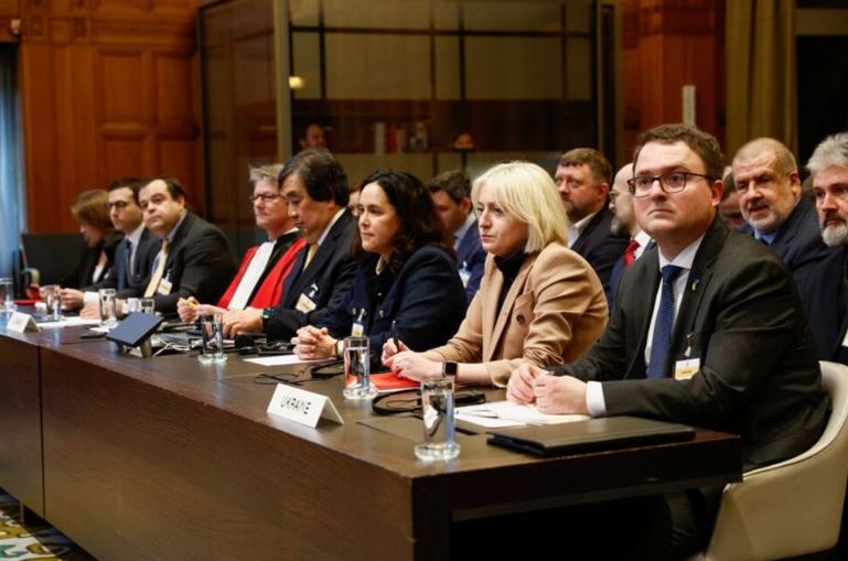 Drejtoresha e Përgjithshme e Ministrisë së Jashtme të Ukrainës për të Drejtën Ndërkombëtare Oksana Zolotaryova dhe ambasadori Anton Korynevych marrin pjesë në një seancë dëgjimore në Gjykatën Ndërkombëtare të Drejtësisë (ICJ)