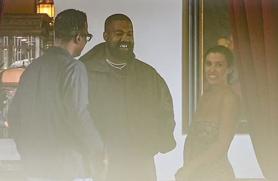Kanye West shfaq protezat e tij të reja shokuese prej 850 mijë dollarësh