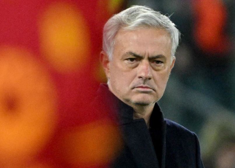 Mourinho "synon" të kthehet në United