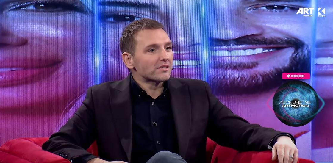 Sapo del nga shtëpia, Nderimi ja kujton Kaderit fjalinë e saj që u bë "meme" (VIDEO)