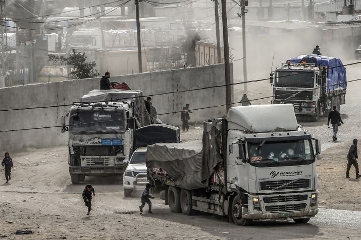 Të paktën 83 kamionë ndihmash hyjnë në Gaza përmes Izraelit, protestuesit izraelitë kishin kërkuar ndaljen e tyre