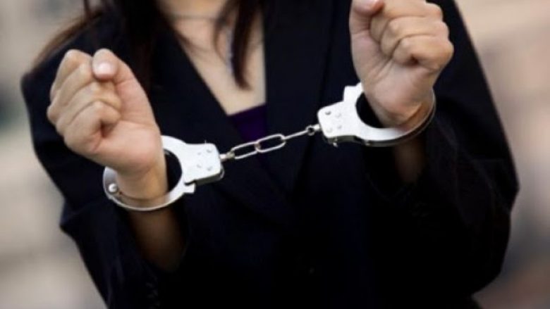 Arrestohet një grua si e dyshuar për keqtrajtimin e fëmijëve të saj
