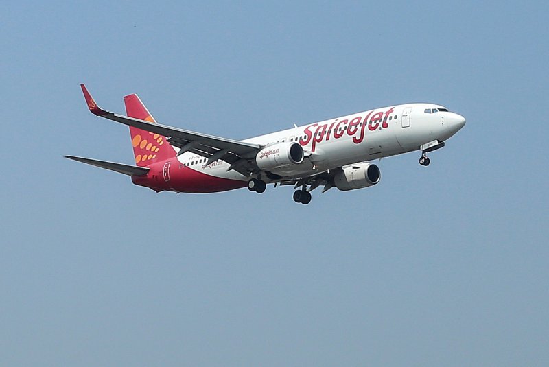 Pasagjeri mbetet i bllokuar në banjë të aeroplanit gjatë fluturimit nëpër Indi
