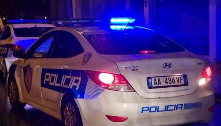 Arrestohet një 64-vjeçar në Pogradec, në banesën e tij u gjet kallashnikov e municion luftarak