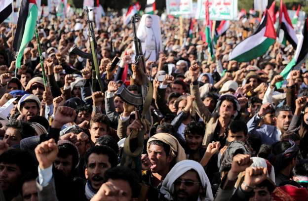 Pas sulmeve ndaj Houthit, organizohen protesta në kryeqytetin e Jemenit