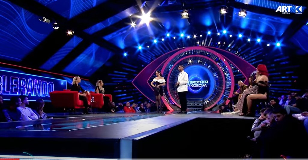 Këto janë komentet e opinonistëve për eliminimin e Santianës (VIDEO)