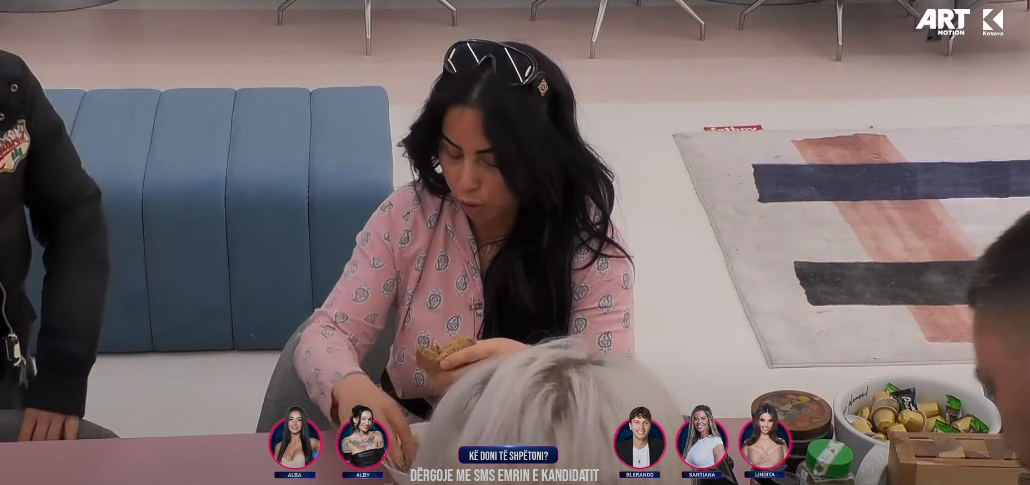 Linda e pakënaqur me vlerësimet e Ardit, i komenton me banorët (VIDEO)