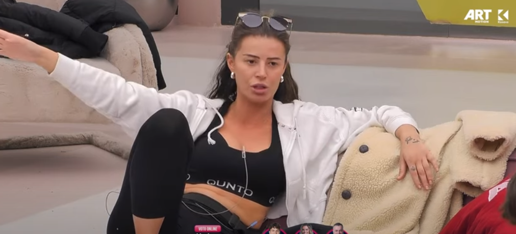 Santiana akuzon Blerandon se Alba doli nga shtëpia për fajin e tij (VIDEO)