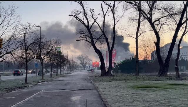 Zjarr në Beograd, rrezik për shpërthim të një numrit të madh të bombolave ​​të gazit