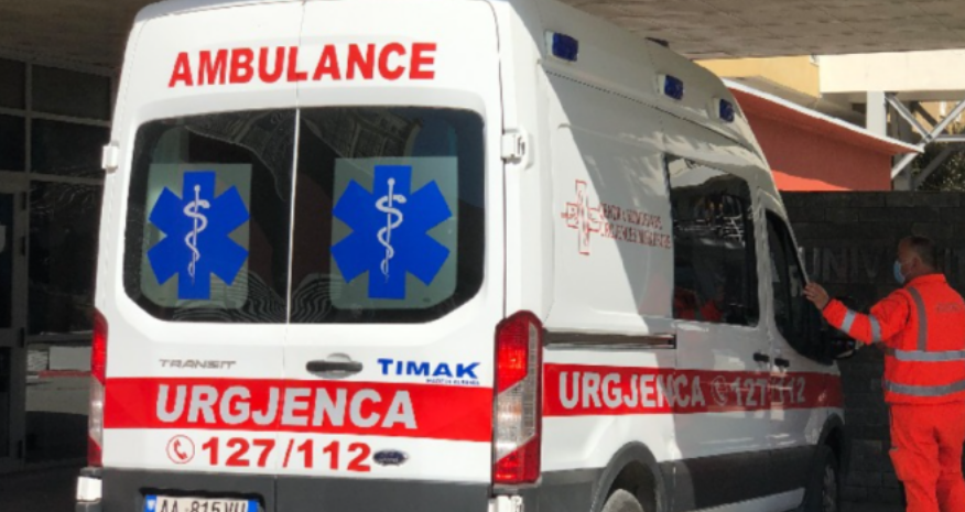 Fluks në urgjencën e Lushnjës, mjekët: Nëse temperatura vazhdon 4 ditë, ejani në spital