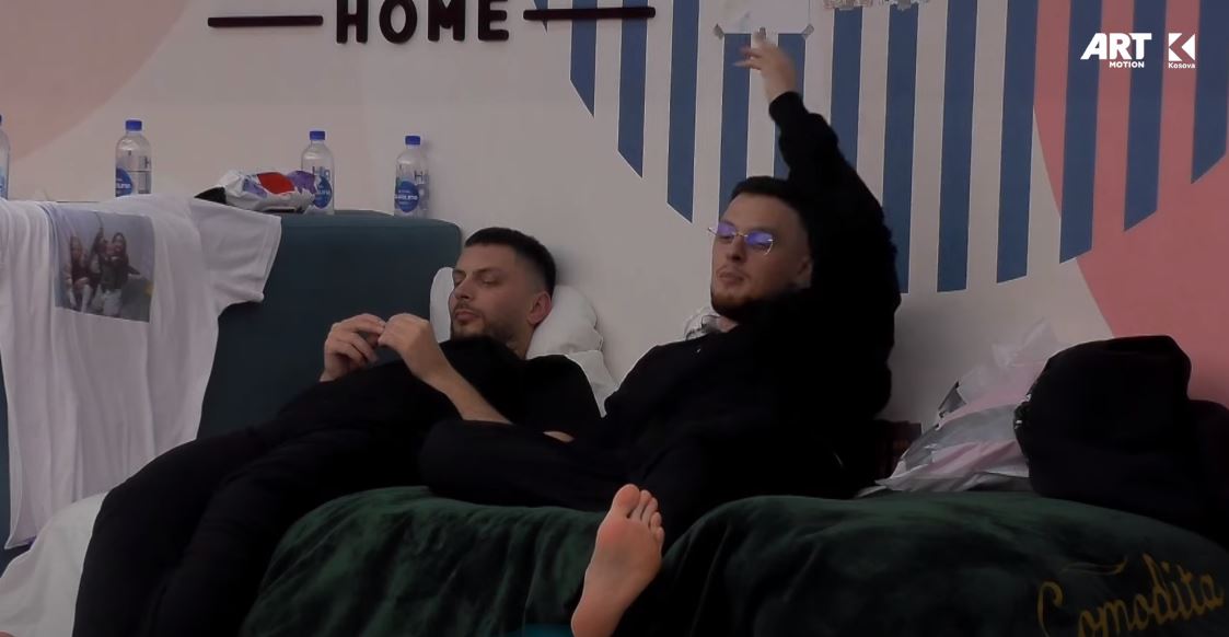 Ardi tregon se si mori 1-sh në Kimi në shkollë të mesme (VIDEO)