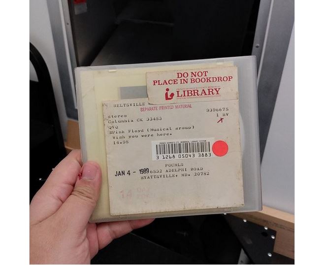 CD-ja e Pink Floyd u kthye në bibliotekë pas 35 vjetësh