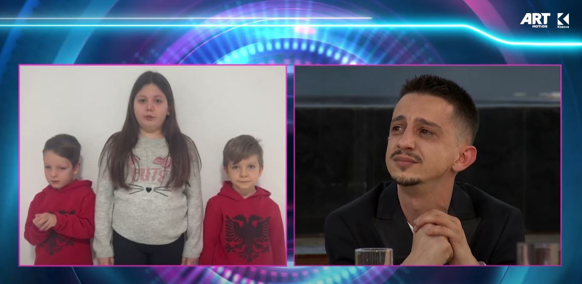Ganiu plas në vaj kur merr mesazhin nga familjarët (VIDEO)