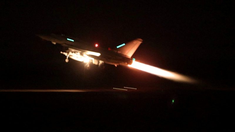 Houthi synon luftanijen amerikane në Gjirin e Adenit