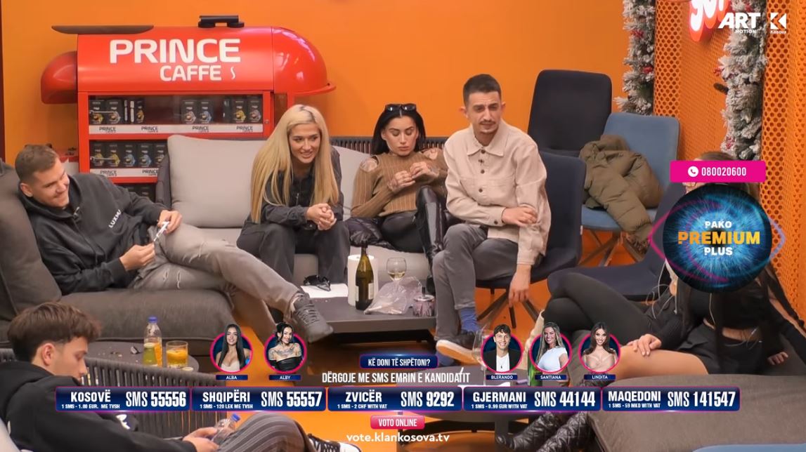 Adri thumbon Bucin: Të dridhen këmbët nga Santiana (VIDEO)
