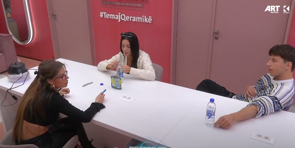 Santiana – Blerandos: Je labil, të ndryshon mendimi shpesh për situata të caktuara (VIDEO)
