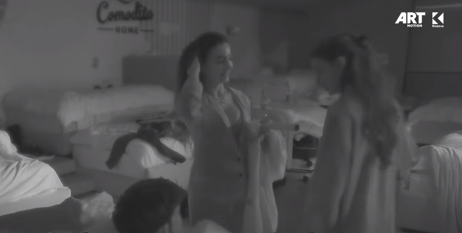 Blerando gjen një vend të ri për thashetheme, Santi ka një këshillë (VIDEO)