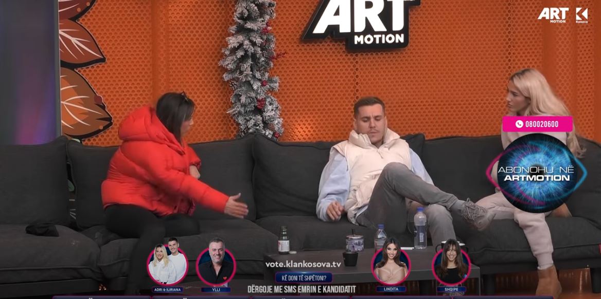 A janë pajtuar Shqipja dhe çifti? Bisedojnë gjerë e gjatë mes vete (VIDEO)