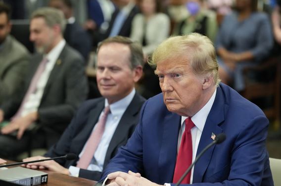 Trump sfidon gjyqtarin, mban fjalim në sallën e gjyqit
