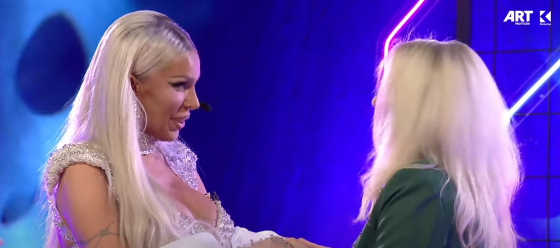 Nëna befason Edonën në natën finale (VIDEO)