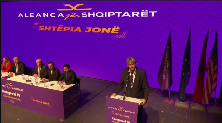 Aleanca për Shqiptarët pas skandalit në Shkup: Provokim i rëndë, të kërkojnë falje prej kryeministrit deri te ata që u përfshinë