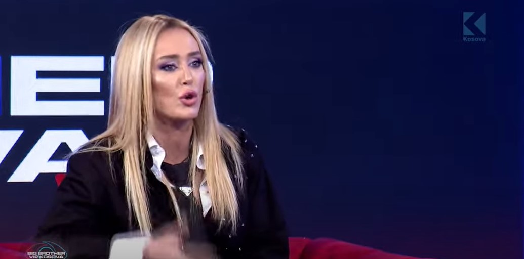 Anita, ish-banorëve: Uroj që të dini ta përdorni famën (VIDEO)