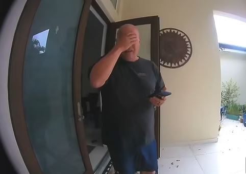 ShBA: Babai filmohet nga kamera e sigurisë duke pranuar se vrau djalin (VIDEO)