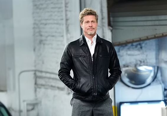 Brad Pitt ishte “i pakënaqur” kur u shpall burri më seksi nga People