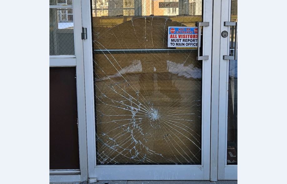 Xhami i thyer i derës së shkollës, New Jersey
