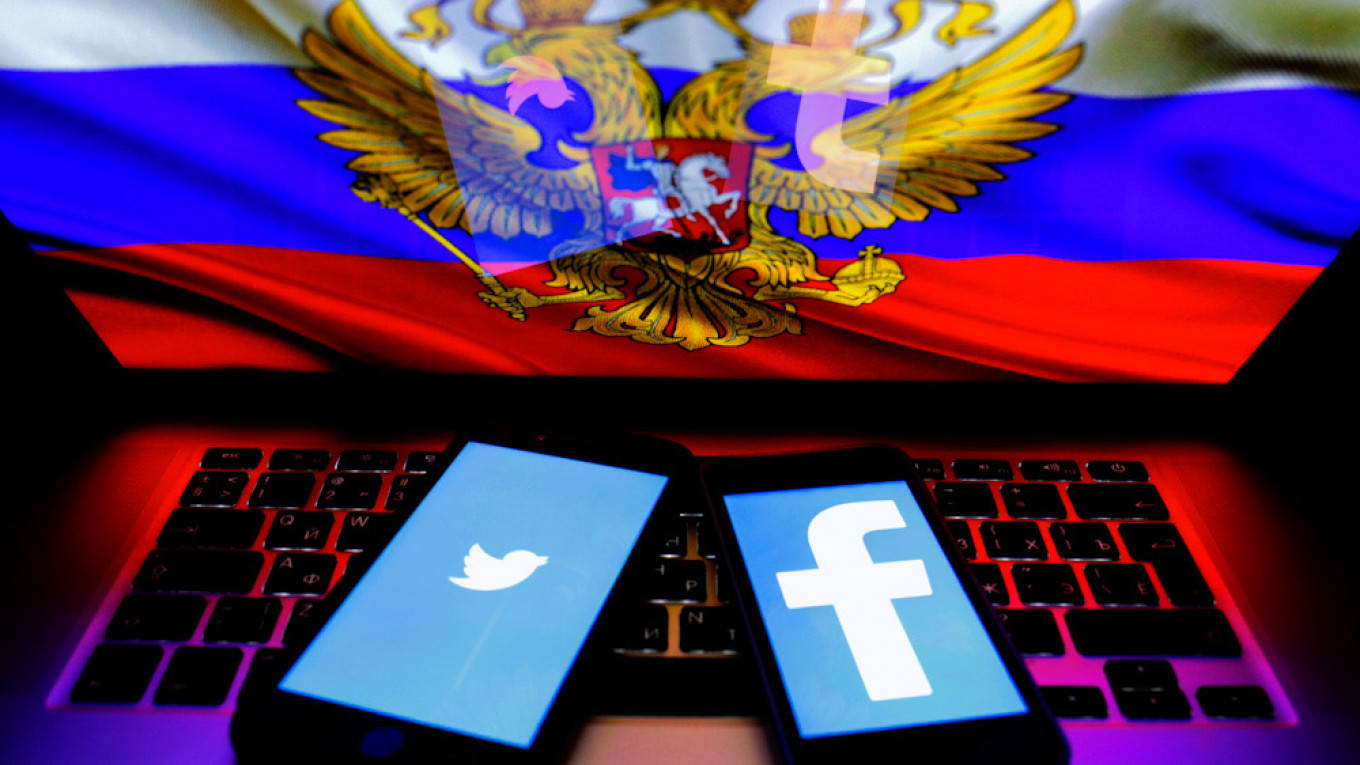 Flamuri rus me aplikacionet e rrjeteve sociale