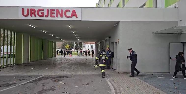 Një ditë pas zjarrit në urgjencën “Nëna Tereza” në Tiranë, pranohen vetëm urgjencat e rënda