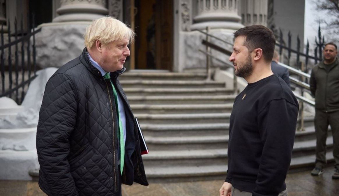 Johnson nga Ukraina: S'kam dyshim se ukrainasit do të fitojnë e do dëbojnë forcat e Putinit