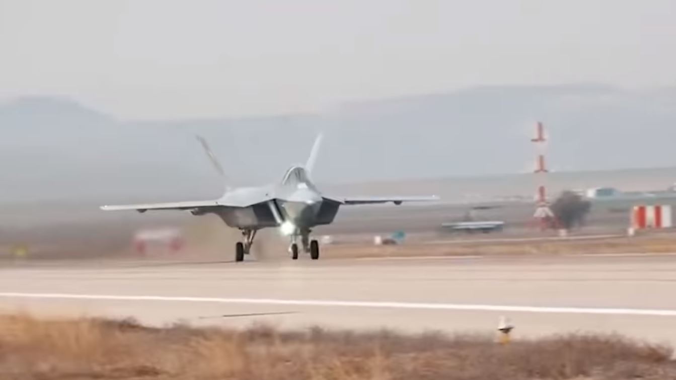 Kështu duket Baza Ajrore e NATO-s në Kuçovë e cila hapet së shpejti (VIDEO)