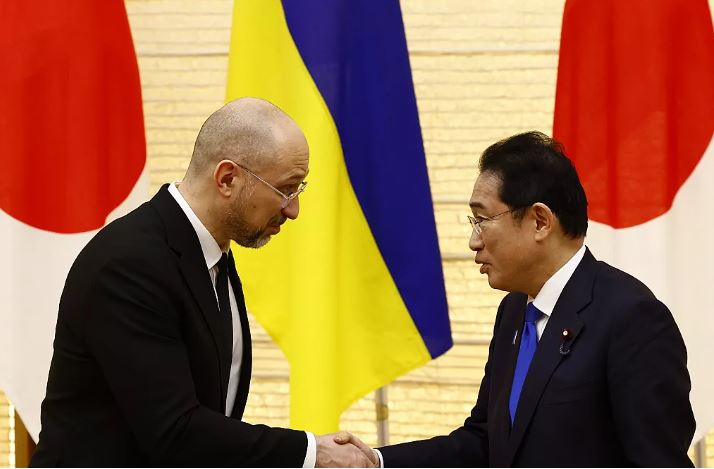 Japonia premton mbështetje për Ukrainën