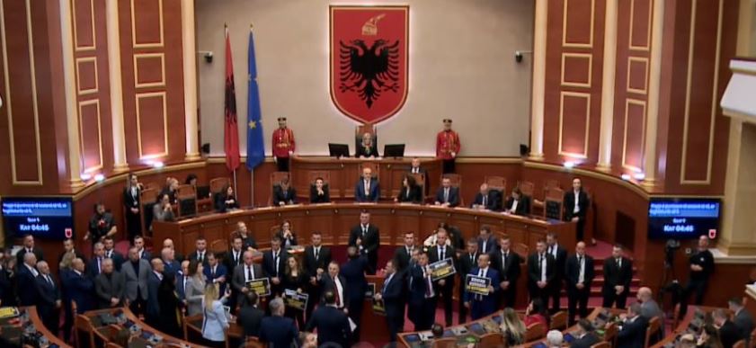 Sekretariati i Etikës përjashton nga Kuvendi i Shqipërisë dy deputete të PD-së