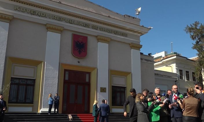 Partia Socialiste tërheq amnistinë nga votimi - Opozita: U dështoi pazari