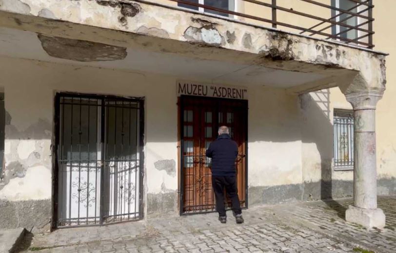 Muzeu i Asdrenit në Drenovë drejt rrënimit
