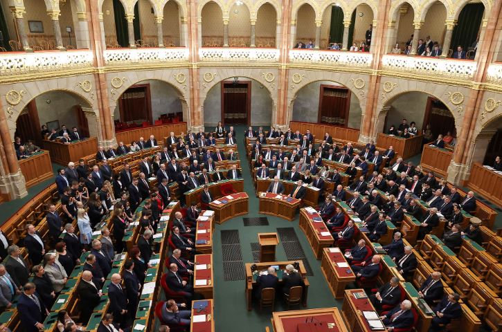 Parlamenti i Hungarisë miraton ofertën e Suedisë për t'u anëtarësuar në NATO