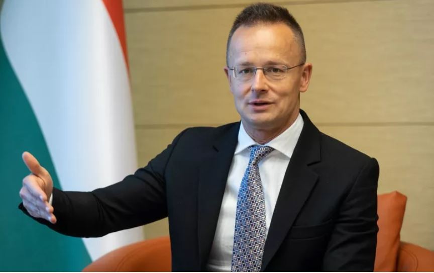 Kryediplomati hungarez thotë se anëtarësimi i Serbisë në BE s’duhet të lidhet me Kosovën