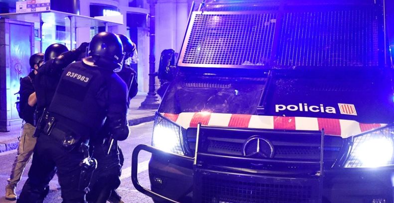 Autoritetet spanjolle arrestojnë një rrjet të trafikut njerëzor, lirojnë 21 viktima