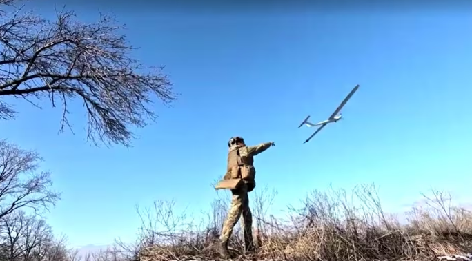 Holanda i bashkohet koalicionit për të furnizuar Ukrainën me dronë të avancuar