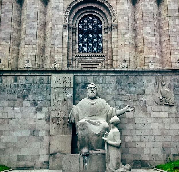 Si një alfabet 1600-vjeçar i dha formë identitetit armen