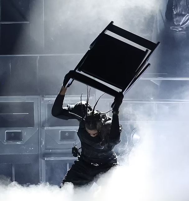 Travis Scott godet rekuizitën në skenën e Grammy pasi humbi ndaj Killer Mike